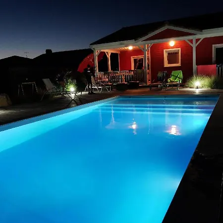 Maison Avec Piscine Privee A Brem-sur-mer 89703 Villa
