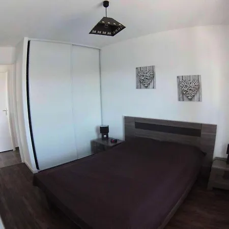 Maison Avec Piscine Privee A Brem-sur-mer 89703